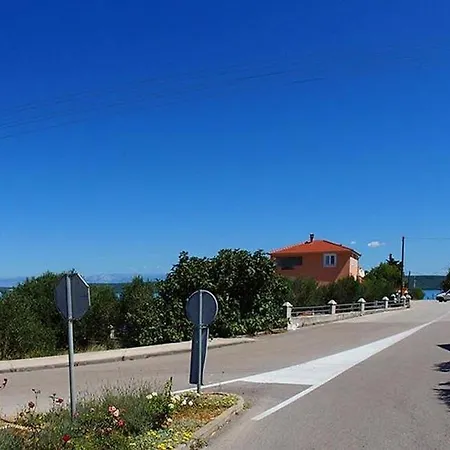 House Quercus * Dobropoljana