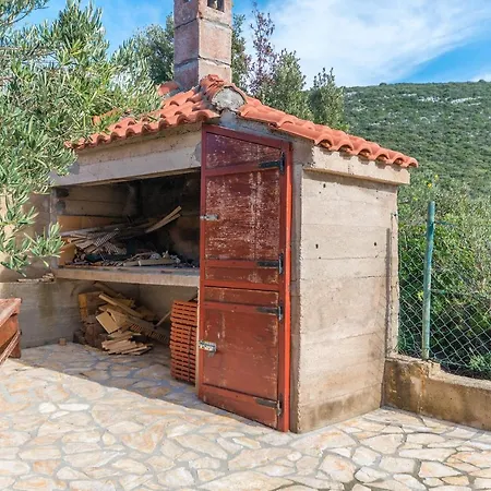 House Quercus * Dobropoljana