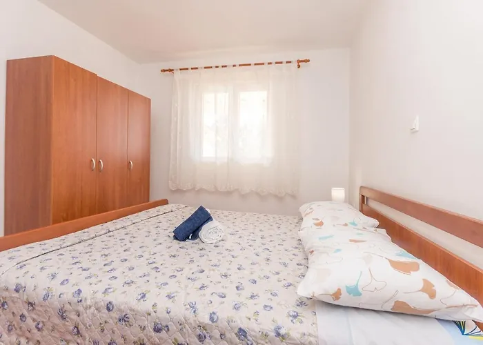 House Quercus Semesterbostad Dobropoljana