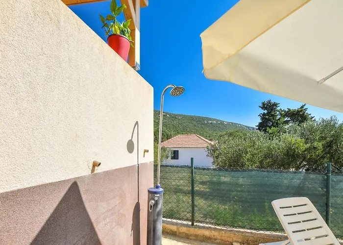 House Quercus Semesterbostad Dobropoljana